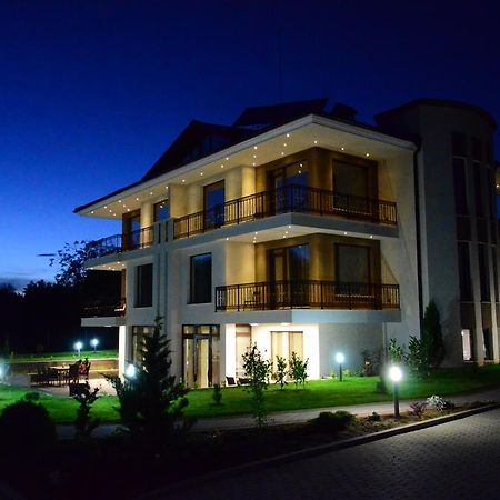 Guesthouse Green Fields Гирмен Екстер'єр фото