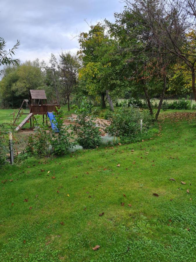 Guesthouse Green Fields Гирмен Екстер'єр фото