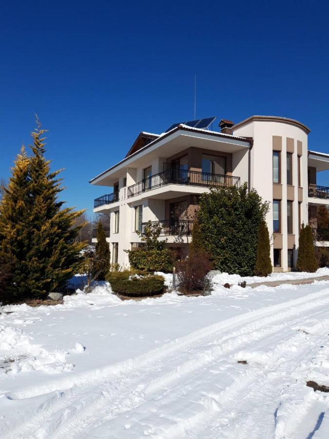 Guesthouse Green Fields Гирмен Екстер'єр фото