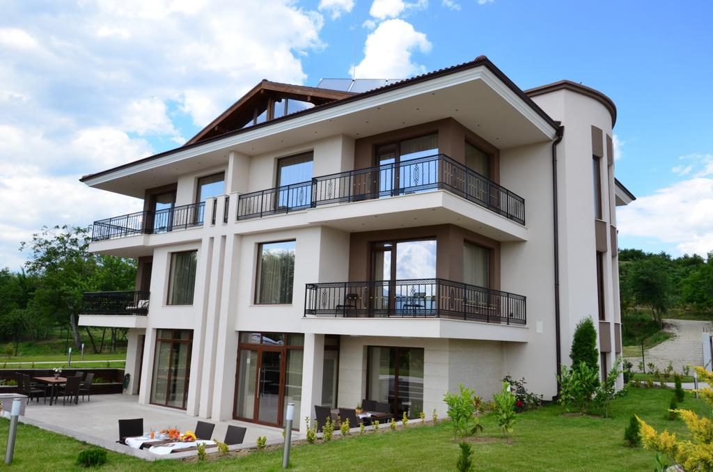 Guesthouse Green Fields Гирмен Екстер'єр фото