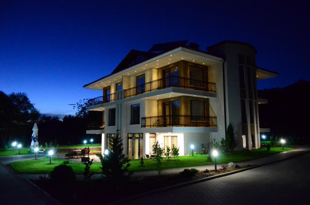 Guesthouse Green Fields Гирмен Екстер'єр фото