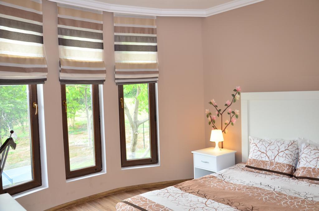 Guesthouse Green Fields Гирмен Екстер'єр фото