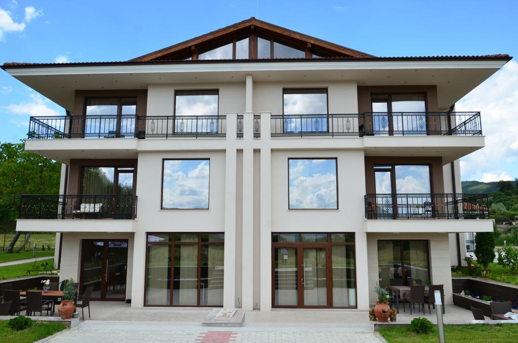 Guesthouse Green Fields Гирмен Екстер'єр фото