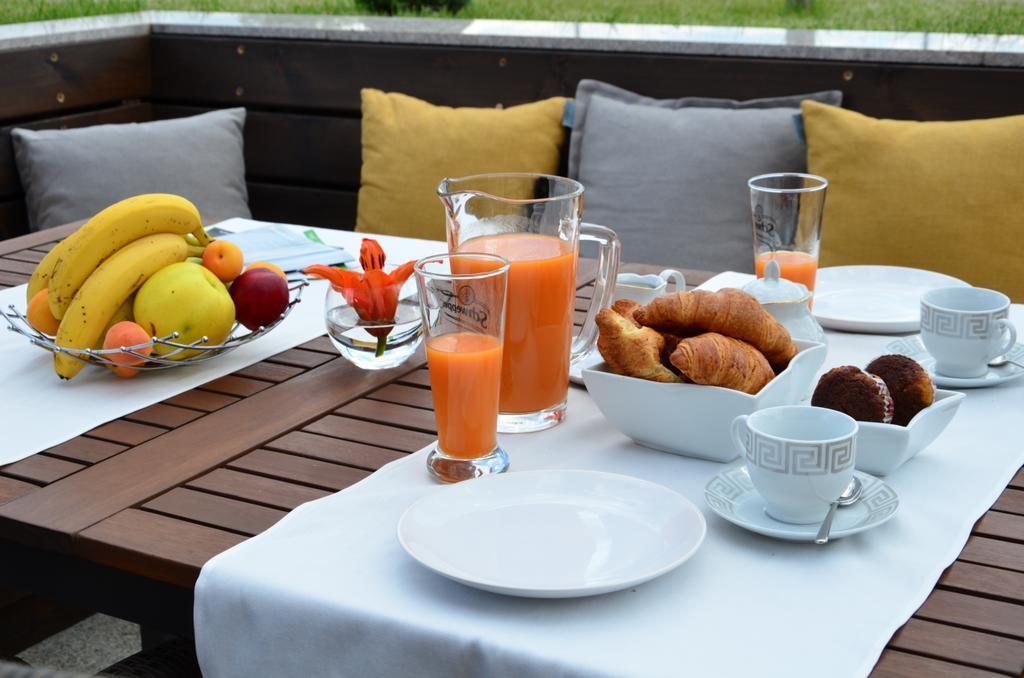 Guesthouse Green Fields Гирмен Екстер'єр фото