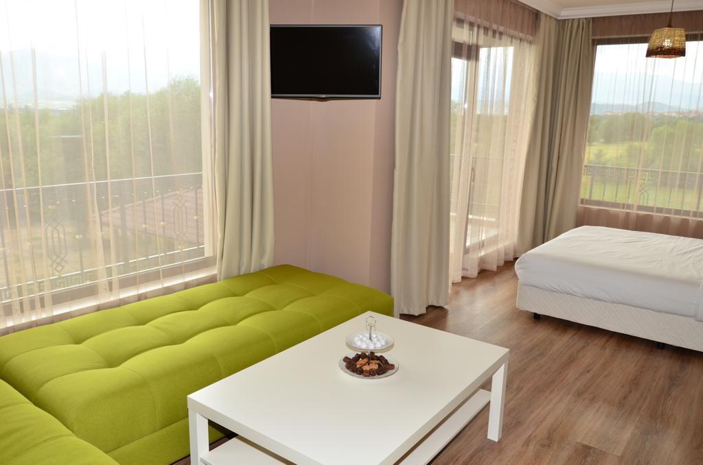 Guesthouse Green Fields Гирмен Екстер'єр фото