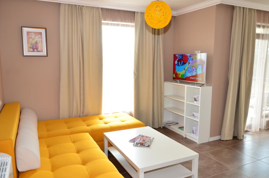 Guesthouse Green Fields Гирмен Екстер'єр фото