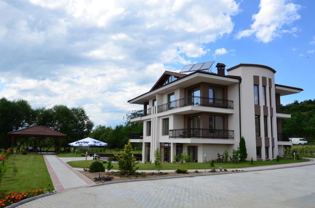 Guesthouse Green Fields Гирмен Екстер'єр фото
